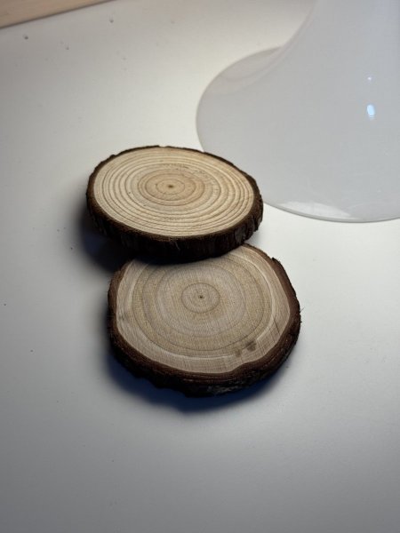 كوستر خشب طبيعي صغير