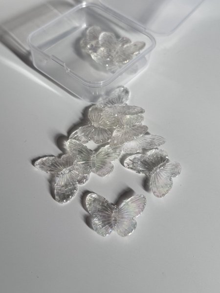 فراشات كريستال